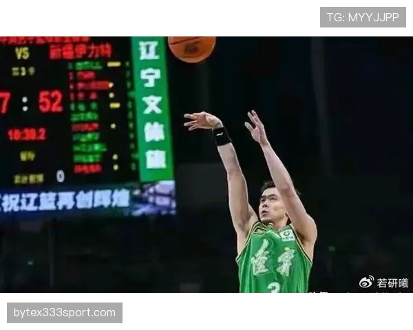 赵继伟赛场上像邻家小哥，下了场手机相册全是豪车名表